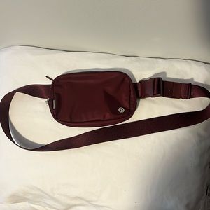 Maroon lululemon belt bag 1L